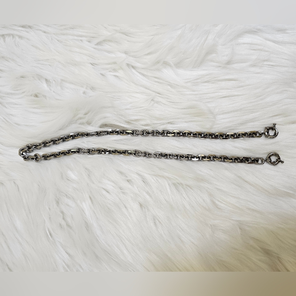 CHRISTIAN LOUBOUTIN Red Patent Leather Loubiposh Spiked Clutch Bag - Picture 16 of 17